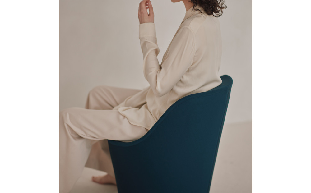 &MEDICAL KURA SOFA【フォレストオリーブ】