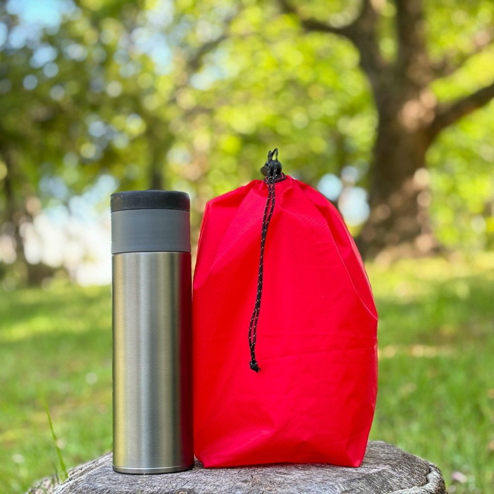 【M・3L・赤】　大きめナイロン巾着袋　スタッフバッグ　スタッフサック　バッグインバッグ　着替え袋