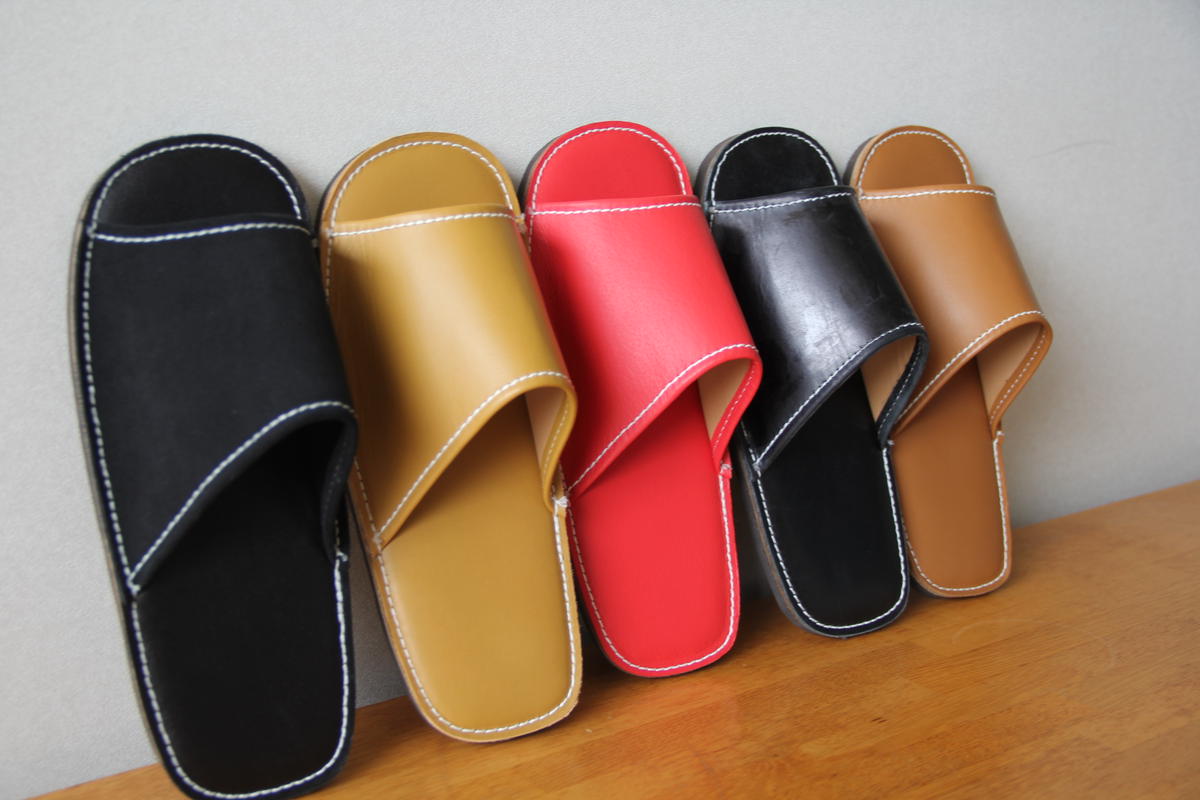 靴職人手作りの本革「スリッパ」　ブラックコンビ 小さめサイズ（キッズ、S、M） H066-024