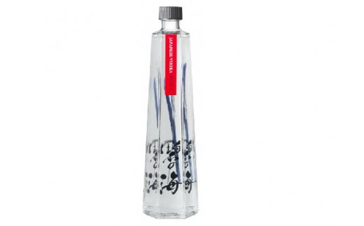 【12月21日受付分まで年内発送】国産ウォッカ『碧の海』500ml瓶×２本 純国産 アルコール 酒 蒸留酒 スピリッツ ウォッカ ストレート ショット カクテル 沖縄 サトウキビ 白樺炭 H044-023