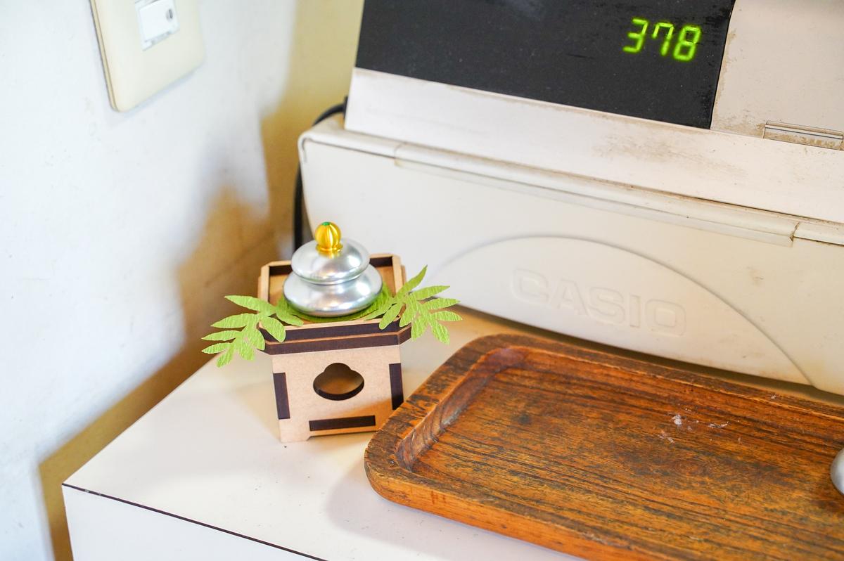 ＫＩＨＯの文鎮（ペーパーウエイト） 鏡【ＭＯＣＨＩ】 と 三方風収納台箱のセット H084-038