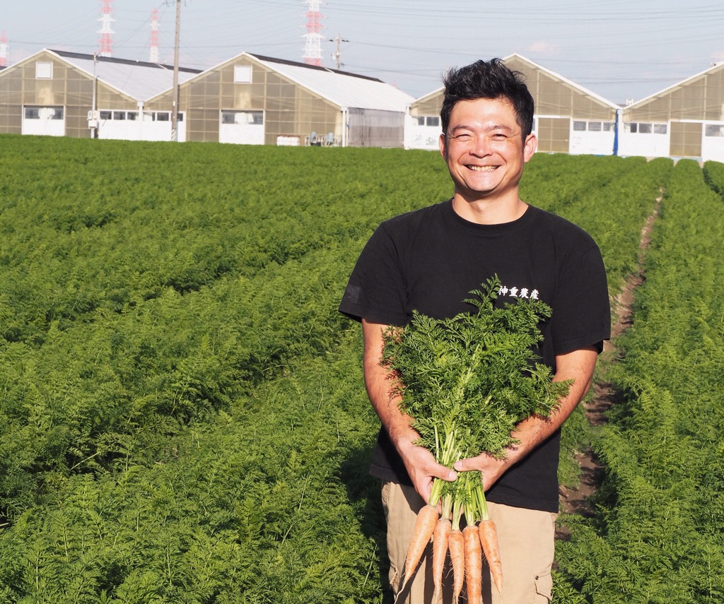 （予約受付） ＜フジテレビ『どっちのふるさと？』で紹介されました！＞定期便 全3回　無添加 極上フルーティーマドンナキャロットジュース720ml×2本 野菜ジュース ストレート 冬人参 レモン果汁 100% 砂糖不使用 無塩 お見舞い にんじん ニンジン 国産 碧南市 健康 甘い 特産 H105-164
