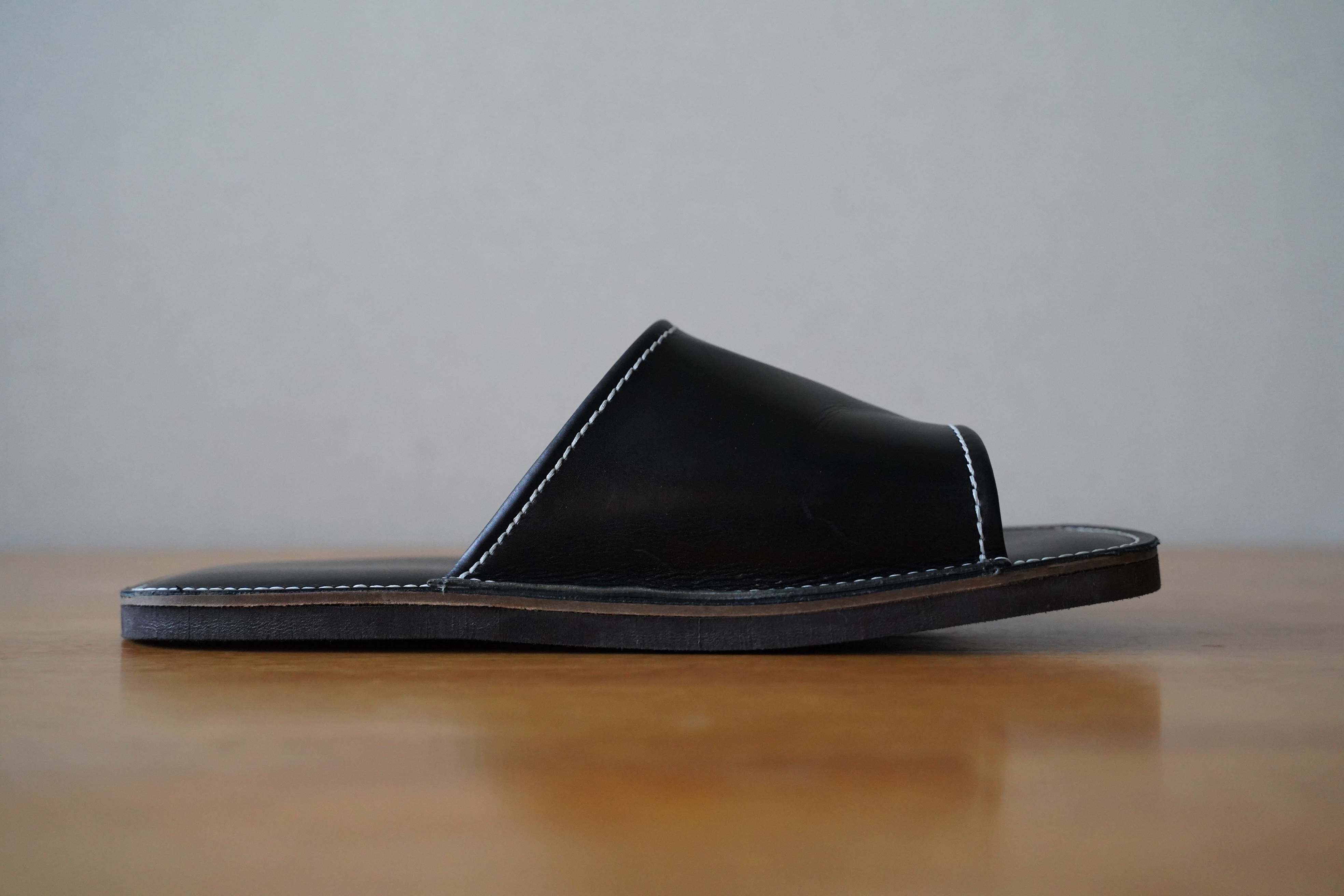 【カーフコンビ】靴職人手作りの本革「プレミアムスリッパ」 ブラック 大きめサイズ（L、2L) H066-028