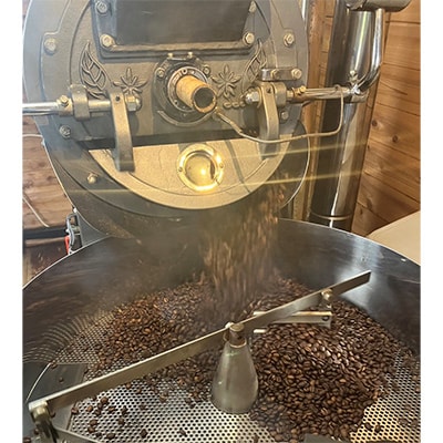 【毎月定期便】お楽しみ　厳選珈琲豆100g(豆のまま)×2種類セット全3回【4004562】