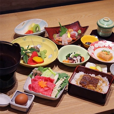 南吉先生の会席:すき焼きの小鍋 ミニうな重を含めた全8品の会席料理ペアチケット【1102491】