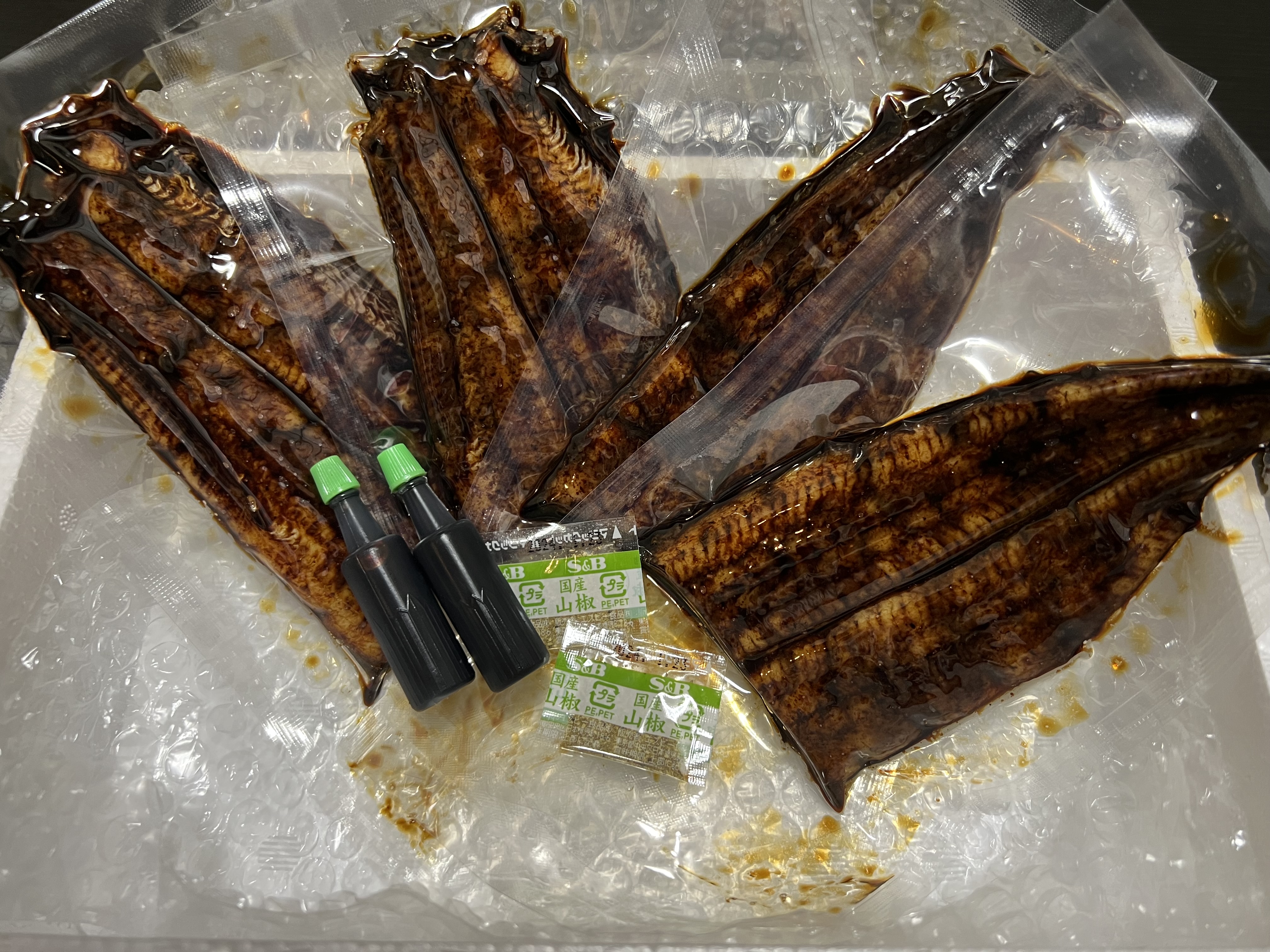 手焼き三河一色産1年うなぎ蒲焼2尾(約300g)・A140-17