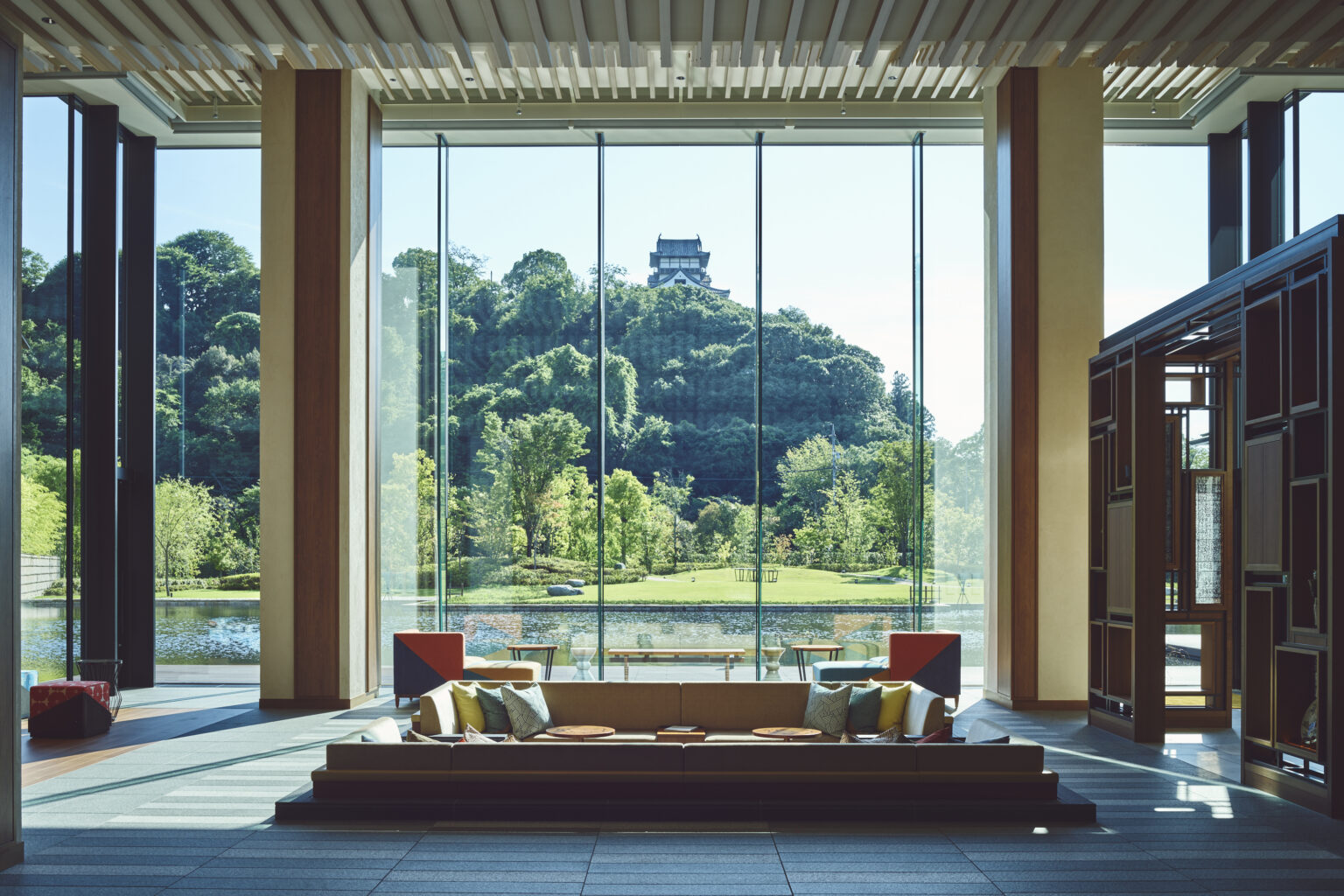 【ホテルインディゴ 犬山有楽苑】犬山城ビュールームご宿泊ペア招待券（朝食付き）