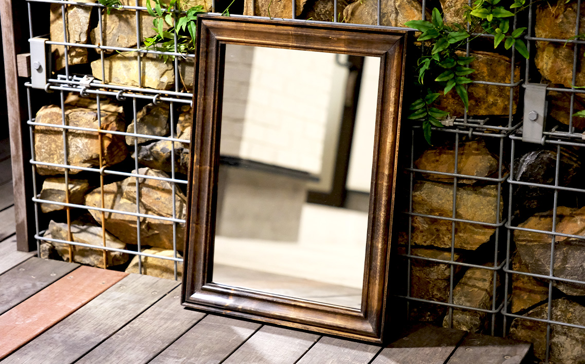 アメリカンデザイン　ウォールミラー　THE　CIGAR　LOUNGE【国産桧無垢材使用】 ／ インテリア 鏡 日本製 おしゃれ アンティーク 人気 壁掛け鏡 木製 国産桧 ヒノキ 無垢 おすすめ ギフト 贈り物 プレゼント No.307