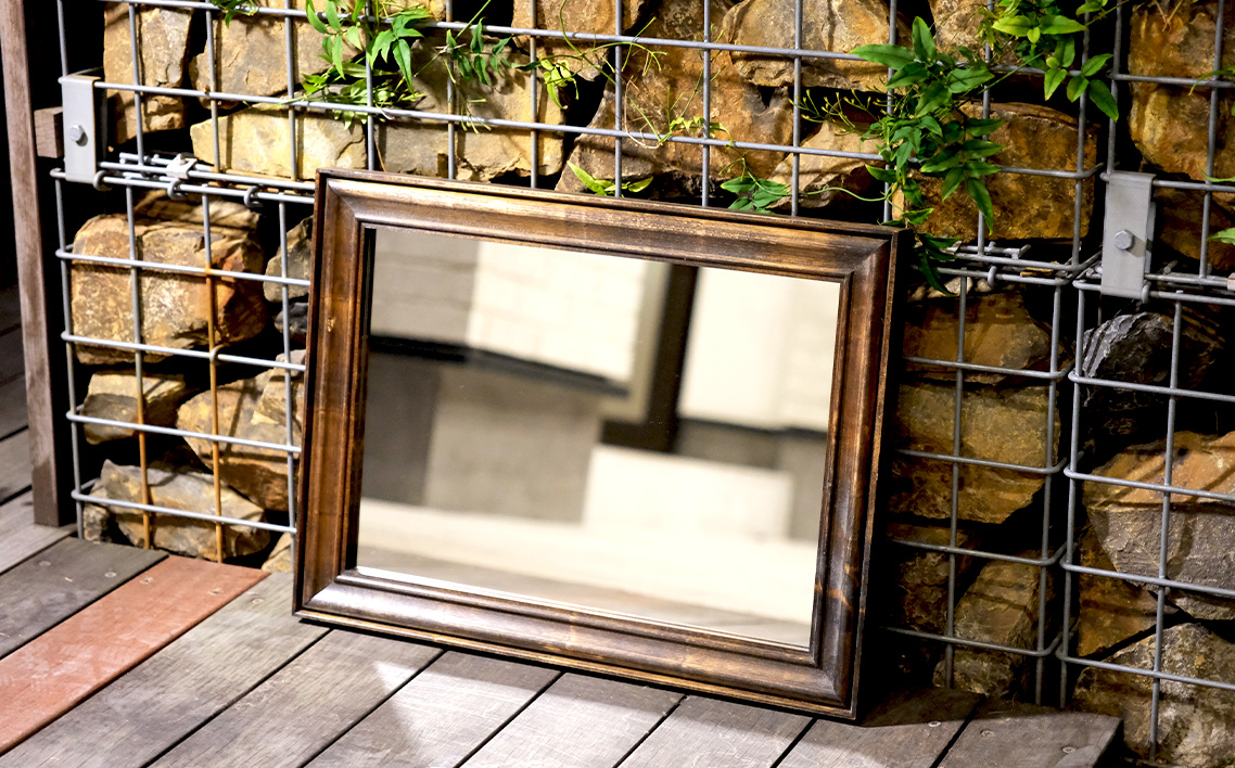 アメリカンデザイン　ウォールミラー　THE　CIGAR　LOUNGE【国産桧無垢材使用】 ／ インテリア 鏡 日本製 おしゃれ アンティーク 人気 壁掛け鏡 木製 国産桧 ヒノキ 無垢 おすすめ ギフト 贈り物 プレゼント No.307