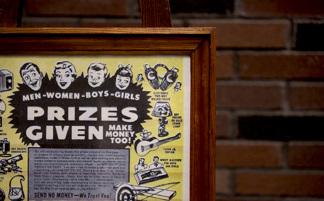 アメリカンデザイン　壁掛けフレーム　THE　CLASSIC　A3【国産杉無垢材使用】 ／ インテリア 額縁 フレーム 日本製 おしゃれ アンティーク 人気 雑貨 手作り 木製 国産杉 スギ 無垢 おすすめ ギフト 贈り物 プレゼント No.304