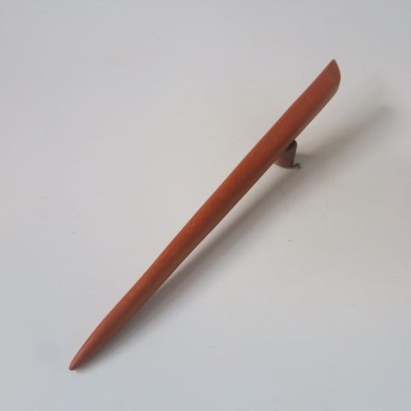 木製かんざし　リーフ型　標準サイズ 選べる 素材 紫檀 黒檀 タガヤサン チャクテビガ ローズウッド 木製 かんざし 緩みにくい 塗装不使用 固定型 飾り用 経年変化 耐久性 髪飾り 和風アクセサリー ヘアアクセ ヘアアクセサリー 愛知県 小牧市 送料無料