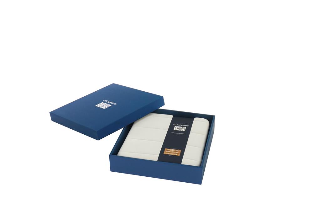 エアウィーヴ クッション ホワイト  ギフトBOX仕様