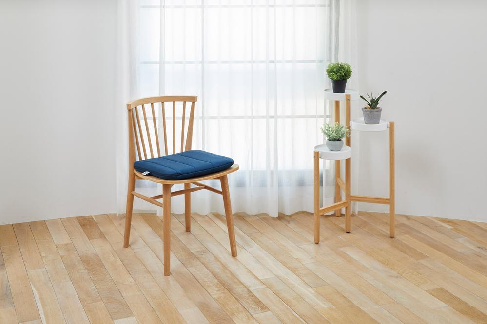 エアウィーヴ クッション ネイビー  ギフトBOX仕様 ざぶとん 洗える　