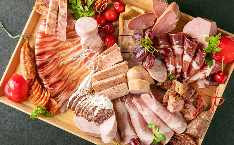 サラミ 4種 セット ゴシック シャルキュトリー ソーセージ ウィンナー ウインナー 燻製 詰め合わせ ギフト 贈答 贈答品 肉 お肉 豚肉 豚 ポーク 熟成肉 加工食品 加工品 白カビ つまみ おつまみ 酒のつまみ 冷蔵 冷蔵配送 愛知 愛知県 日進市