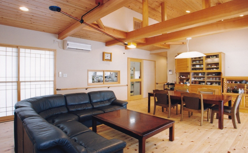 体験型民泊2名 Sコース宿泊券 ドラム缶風呂＆囲炉裏バーベキュー 収穫体験 民俗芸能鑑賞 名所案内 民泊 薪割り 体験 自然 バーベキュー 露天風呂 愛知県 日進市