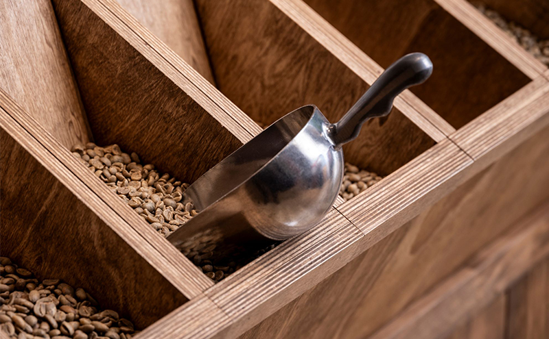 定期便3回【YANAKA COFFEE】赤池ブレンド500ｇコーヒー豆（豆のまま） 珈琲 コーヒー 豆 自家焙煎 オリジナルブレンド ブラジル コロンビア エチオピア プライムツリー 赤池 限定 日進市