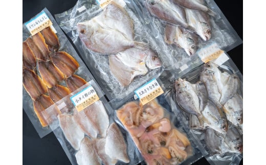 おまかせ 海産物 地魚 ひもの 詰合せ 南知多産 3～4種 冷凍 旬 鮮魚 干物 鯛 イワシ タチウオ 鰯 味醂 干し フグ サヨリ 河豚 鱧 みりん 醤油 タイ ハモ しょうゆ キス 太刀魚 季節 海鮮 新鮮 おかず 雑炊 乾き物 つまみ 大あさり むき身 魚 コハダ 酢の物 詰め合わせ さかな つめあわせ オオアサリ 簡単 セット 人気 おすすめ 愛知県 南知多町