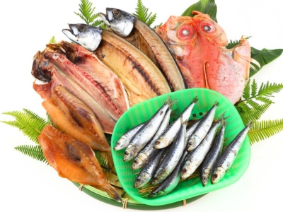 【美浜町・南知多町共通返礼品】年間100万枚販売！魚太郎名物【とろさば】入り・自家製ひもの5種セット★鮮度にこだわる魚屋が丁寧に手作業で作りました！ ※北海道・沖縄・離島への配送不可