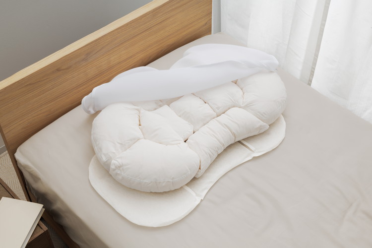 （エアウィーヴグループ枕専門ブランド）ロフテー 「9セルピロー クッションファイバー×エアファイバー（枕カバー付き）」