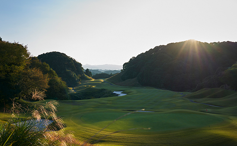 津カントリー倶楽部 全日プレー補助券3,000円分 [ ゴルフ利用券 プレー券 チケット 関西 三重 ] ゴルフ場利用権 三重県 津市