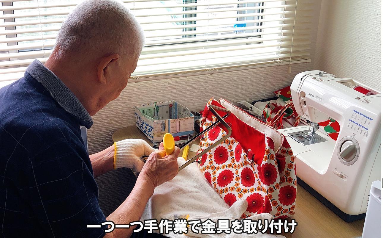 【ハリネズミ ブラウン】つらくてがんばれない時、「まぁ、このバッグだけは、かわいいわー」と少し元気になってもらえる。そんな想いを込めて、ひとつひとつ手作りでつくるハンドバッグ。Handmade Handbags by G3sewing がま口バッグ【手提げ ハンドメイド ギフト 母の日 誕生日 お祝い 30代 40代 50代 60代 女性 レディースバッグ 三重県 四日市市 ふるさと納税】
