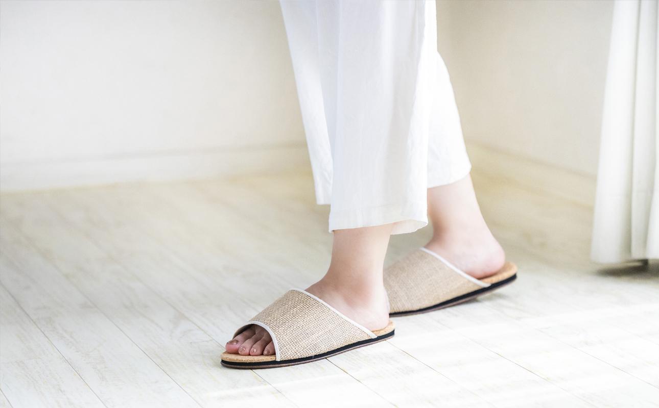 ルームシューズの理想形。天然素材、静音性、高反発クッションで足にやさしい、コルクでむれにくい、綿や麻の素材で、春夏らしいデザイン。「バークオブケイ」コルクルームシューズ爽（Made in Japanの高品質）（春夏デザインバージョン）Lサイズ(26.5cm) カラー：藍【スリッパ、室内履き、シューズ、靴、リビング、ビジネス、インテリア、三重県、四日市市、ふるさと納税】