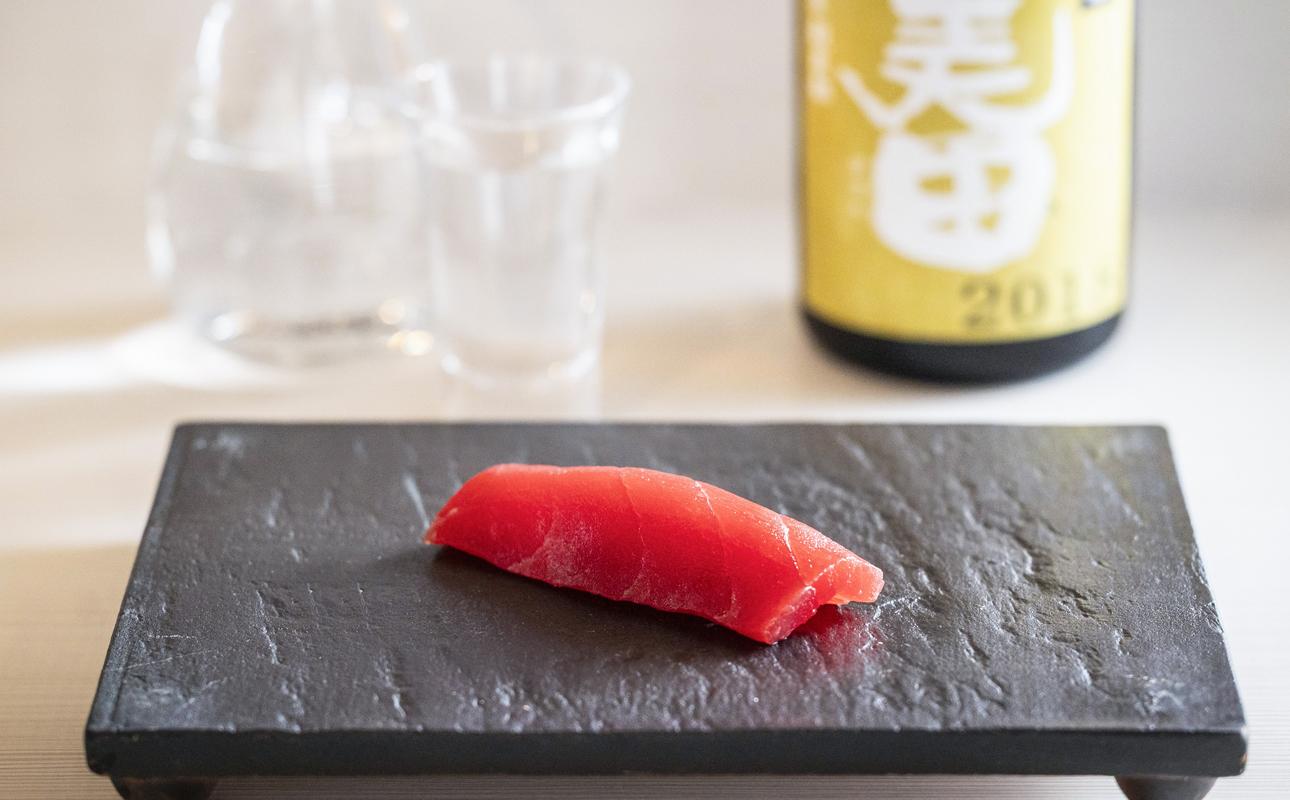 たかぎ 食事券 ￥20,000（10,000円分×2枚） 【食事券　寿司　コース　おまかせ　和食　ミシュラン　ビブグルマン　おいしい　ギフト　ディナー　プレゼント グルメ　おすすめ　家族　カップル　ペア　記念日　チケット　三重　四日市市　四日市　ふるさと納税】