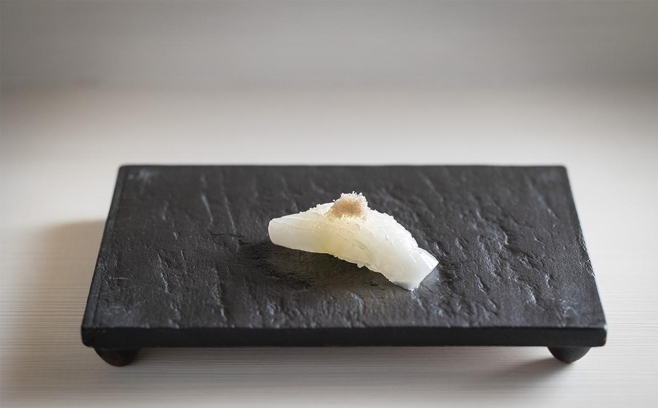 たかぎ 食事券 ￥80,000（10,000円分×8枚） 【食事券　寿司　コース　おまかせ　和食　ミシュラン　ビブグルマン　おいしい　ギフト　ディナー　プレゼント グルメ　おすすめ　家族　カップル　ペア　記念日　チケット　三重　四日市市　四日市　ふるさと納税】