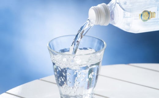 プレミアム天然水　鈴鹿山麓の銘水　泗水（しすい）の里　おいしい水　おいしい　軟水　水割り　24本　1ケース　モンドセレクション　最高金賞