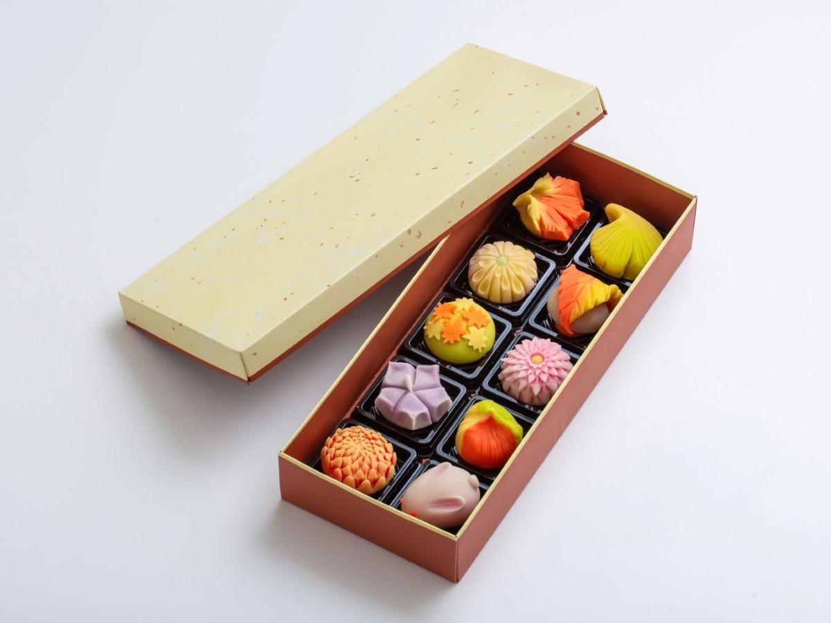 【スイーツ】ずーっと、眺めていたくなりますが、お早目にお召し上がりください。「夢菓子工房ことよ」季節の練り切り菓子 秋篇10個