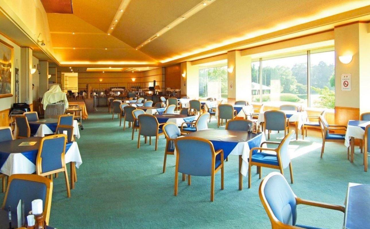 ゴルフ5カントリー四日市コース　プレー代にも使える施設利用券1,000円×15枚