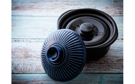 【萬古焼（ばんこやき）】割烹ごはんを自宅で簡単に。沸騰したら火を消して20分待つだけで、粒立ちのよい美味しいごはん！萬古焼 銀峯陶器 菊花ごはん土鍋 2合炊き