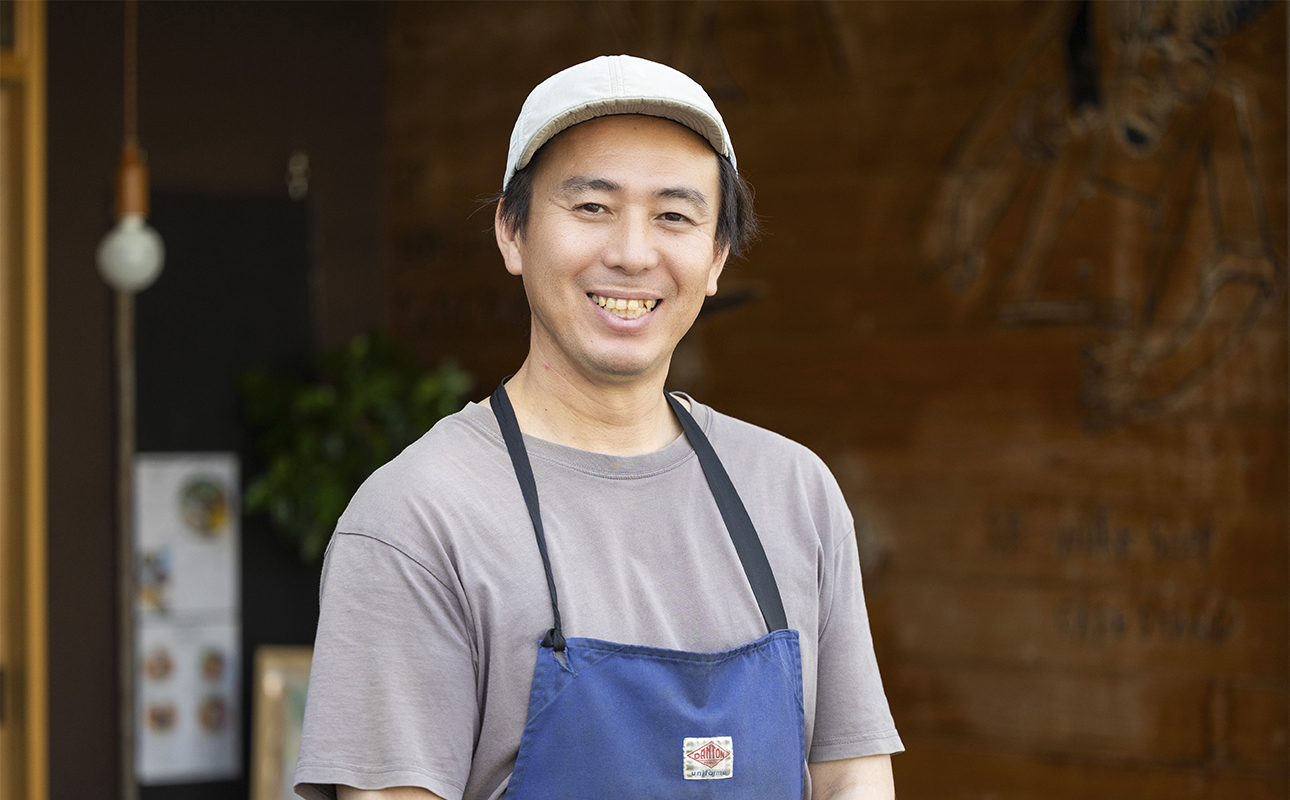 三重県 尾鷲（オワセ）ヒノキ使用、職人技「伊勢逢わせ」一枚板テーブル　幅1,800×奥行750～850×高さ約720㎜　【家具 インテリア 一枚板 おすすめ ブランド メーカー オーダーメイド 手作り おしゃれ 木 テーブル ダイニング 家族 一人暮らし 脚 天板 新生活 引越し 椅子 イス ブルック 三重県 四日市市 ふるさと納税】