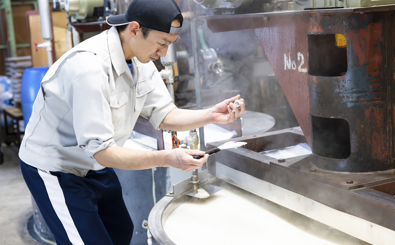 四日市認定地場特産品【泗水十貨店（しすいじっかてん）】オリブ透明石けん　川村養蜂場のハチミツ配合　手提げ袋付き