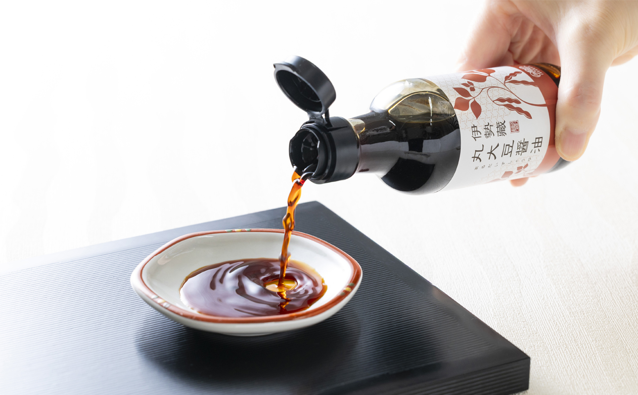 ãã©ã¹ãã£ãã¯ãã¹ãã³ã¬ã¹ã®æ¡¶ãšã¯ç°ãªãããçŸå¹Žæšæ¡¶ããªãã§ã¯ã®å³ãããã嵿¥100幎以äžç¶ããåžå°ãªæšæ¡¶ä»èŸŒã¿ã®äŒå¢è6ç¹ã»ããïŒäžžå€§è±é€æ²¹200mlãçœé€æ²¹200mlãéŠããœãã360mlãéŠãã€ã360mlã米麹å³å500gãèµ€ã ã500gïŒã倩ç¶éžé æäœããããããã人æ°ããã¬ãã¢ã ãé«è©äŸ¡ãåºèº«ãè©°ãåãããã®ãããå®¶åºãåœç£ãèª¿å³æã寿åžãéãæçãäžéçã忥åžåžããµãããšçŽçšã