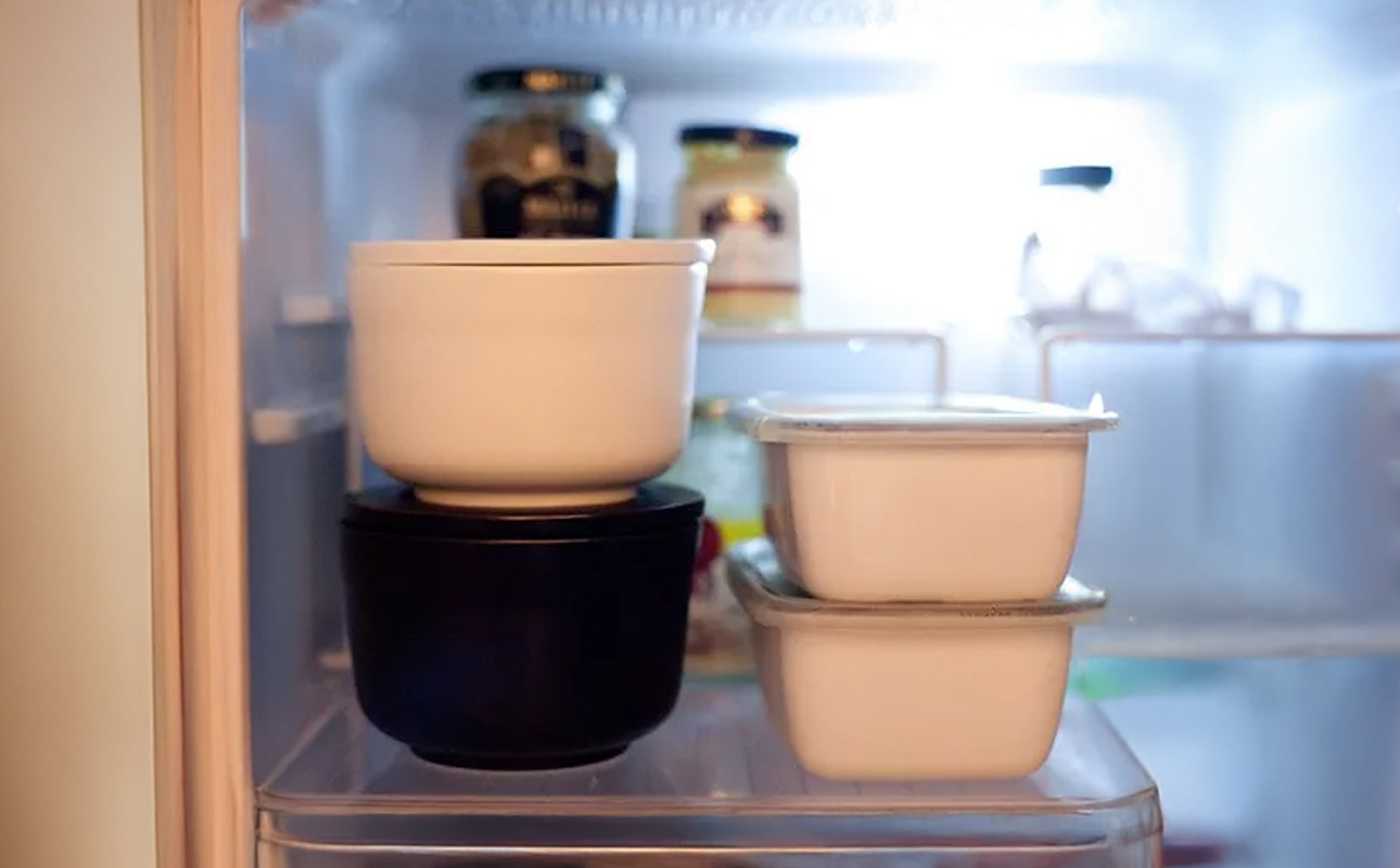 【萬古焼（ばんこやき）】ごはんを美味しく保存するスタイリッシュなおひつ 4th-market ヤソハチ お櫃 一碗 白1個【八十八、おひつ、米、新米、レンジ、保温、保冷、万能、おしゃれ、かわいい、結婚祝、出産祝、セット、贈答、普段使い、手作り、一人用、家庭用、一人暮らし、家族、ファミリー、新生活、三重県 四日市市 ふるさと納税】