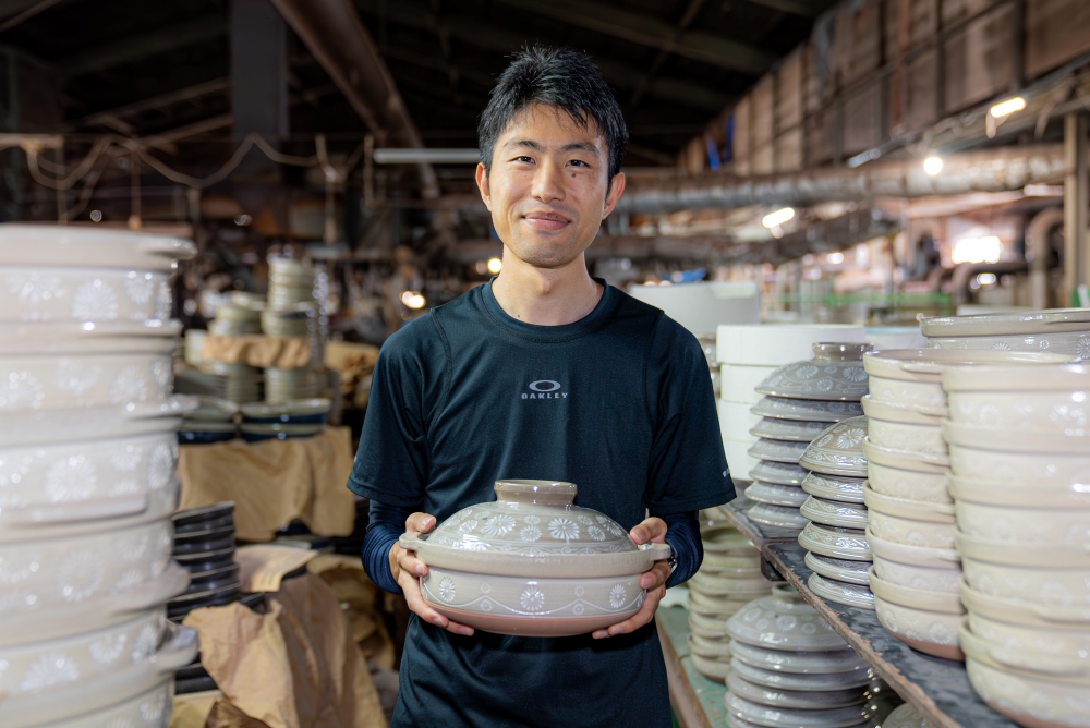 【萬古焼（ばんこやき）】２合厚釜土鍋　黒 内山製陶所 【土鍋 2合 セラミック 直火用 電子レンジ対応 お手入れ簡単 食洗器対応 三重県 三重 四日市市 四日市 四日市市ふるさと納税 四日市ふるさと納税】