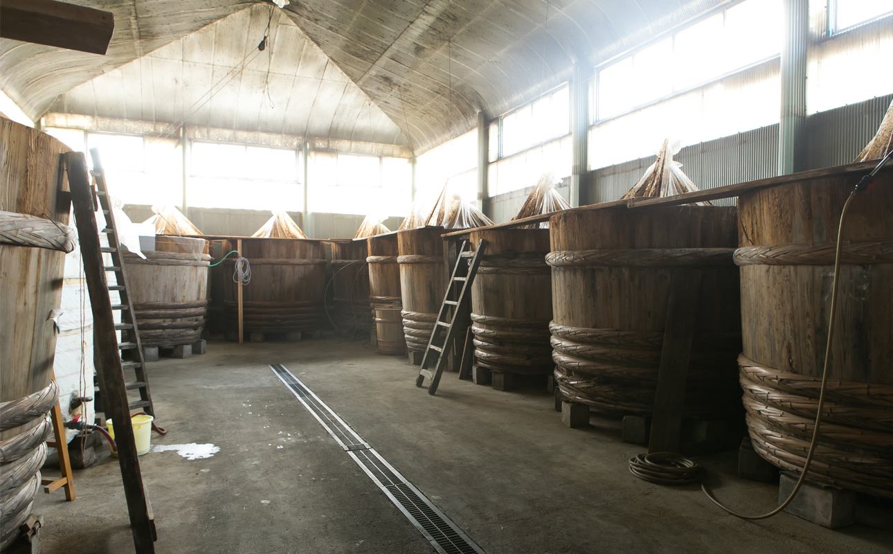 ãã©ã¹ãã£ãã¯ãã¹ãã³ã¬ã¹ã®æ¡¶ãšã¯ç°ãªãããçŸå¹Žæšæ¡¶ããªãã§ã¯ã®å³ãããã嵿¥100幎以äžç¶ããåžå°ãªæšæ¡¶ä»èŸŒã¿ã®äŒå¢è6ç¹ã»ããïŒäžžå€§è±é€æ²¹200mlãçœé€æ²¹200mlãéŠããœãã360mlãéŠãã€ã360mlã米麹å³å500gãèµ€ã ã500gïŒã倩ç¶éžé æäœããããããã人æ°ããã¬ãã¢ã ãé«è©äŸ¡ãåºèº«ãè©°ãåãããã®ãããå®¶åºãåœç£ãèª¿å³æã寿åžãéãæçãäžéçã忥åžåžããµãããšçŽçšã