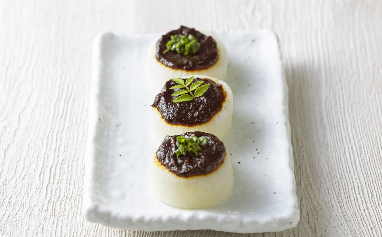 ãã©ã¹ãã£ãã¯ãã¹ãã³ã¬ã¹ã®æ¡¶ãšã¯ç°ãªãããçŸå¹Žæšæ¡¶ããªãã§ã¯ã®å³ãããã嵿¥100幎以äžç¶ããåžå°ãªæšæ¡¶ä»èŸŒã¿ã®äŒå¢è6ç¹ã»ããïŒäžžå€§è±é€æ²¹200mlãçœé€æ²¹200mlãéŠããœãã360mlãéŠãã€ã360mlã米麹å³å500gãèµ€ã ã500gïŒã倩ç¶éžé æäœããããããã人æ°ããã¬ãã¢ã ãé«è©äŸ¡ãåºèº«ãè©°ãåãããã®ãããå®¶åºãåœç£ãèª¿å³æã寿åžãéãæçãäžéçã忥åžåžããµãããšçŽçšã