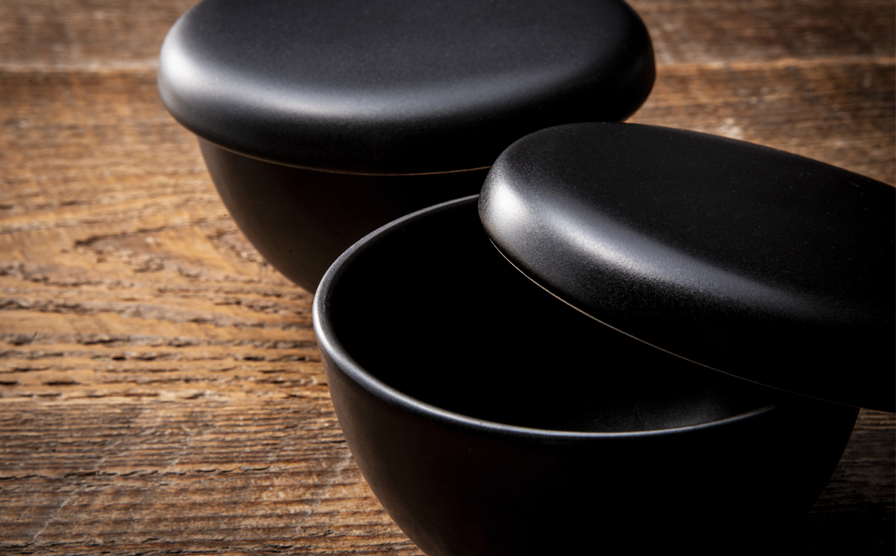 【萬古焼(ばんこやき)】Handmadeアート土鍋 弥生陶園　職人が一つ一つ丁寧に成形し焼き上げる、こだわりのおひつ　土鍋の国内生産80％のシェアを誇る伝統の萬古焼　TS-432P　1ぜんおひつ２個セット（黒釉）レンジで簡単 炊きたての味がよみがえる一膳用おひつ【萬古焼、ばんこやき、鍋、ごはん鍋、おひつ、耐久性、人気、おすすめ、ごはん、おいしい、使いやすい、耐熱調理、米、旨み、うまみ、電子レンジ】
