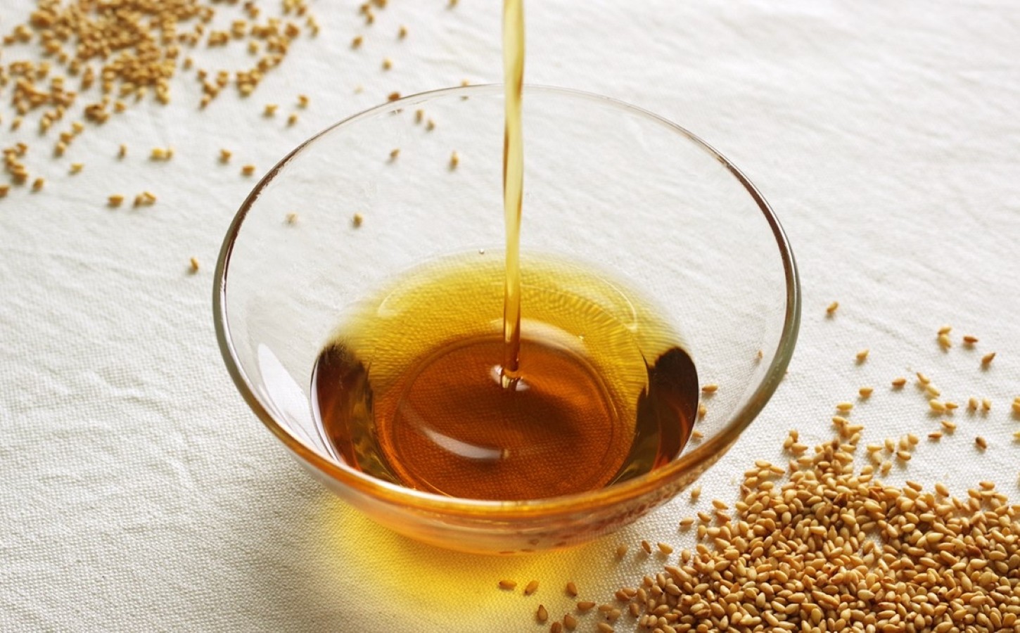 薄切りならではの柔らかくジューシーな食感。試行錯誤でたどりついた、この味付け！牛タンの美味しさの新境地。ごまの風味と香りの薄切り牛タン800g 【牛タン 牛たん タン肉 薄切り 胡麻油 ごま油 ゴマ油 焼肉 焼き肉 切り落とし カット済み お取り寄せ タン先 タン中 タン元 簡単料理 キャンプ 人気 焼き肉牛タン 焼肉牛タン ごま風味 ゴマ風味 胡麻風味 BBQ 三重県 四日市 ふるさと納税】