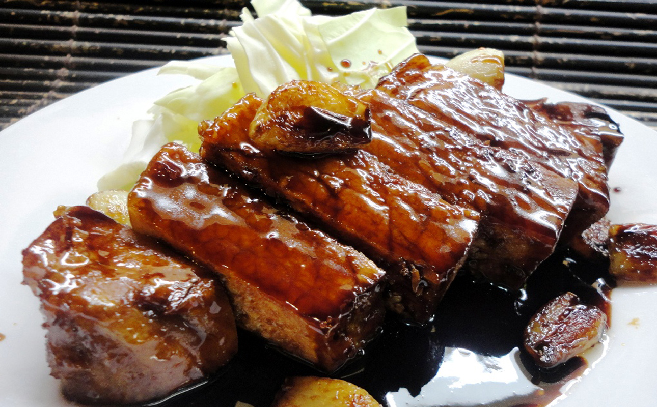 沖縄旅情と本格沖縄料理を提供 琉球ダイニング風と島人 お食事券 50,000円分 〜フード＆ドリンク各100種類以上で使える〜【沖縄料理 ビアガーデン BBQ 泡盛 沖縄民謡 沖縄ポップス エイサー ライブステージ お食事券 ギフト券 プレゼント 三重県 四日市市 ふるさと納税】