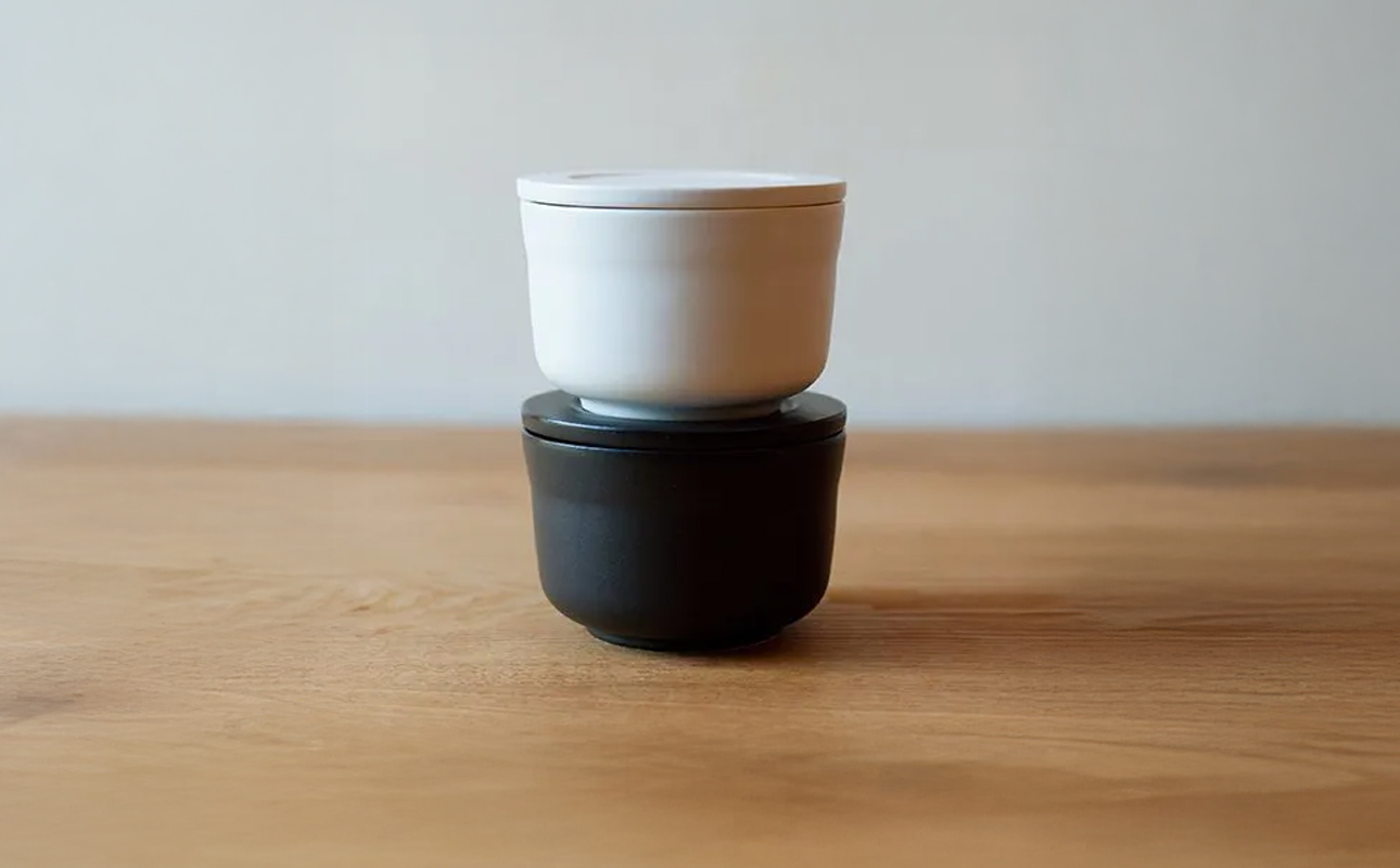 【萬古焼（ばんこやき）】ごはんを美味しく保存するスタイリッシュなおひつ 4th-market ヤソハチ お櫃 一碗 白1個【八十八、おひつ、米、新米、レンジ、保温、保冷、万能、おしゃれ、かわいい、結婚祝、出産祝、セット、贈答、普段使い、手作り、一人用、家庭用、一人暮らし、家族、ファミリー、新生活、三重県 四日市市 ふるさと納税】