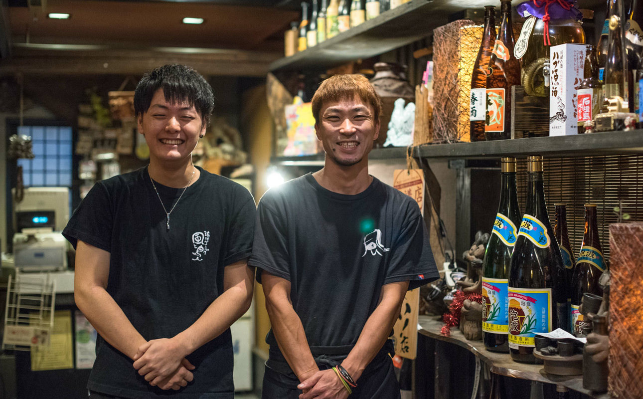 沖縄旅情と本格沖縄料理を提供 琉球ダイニング風と島人 お食事券 50,000円分 〜フード＆ドリンク各100種類以上で使える〜【沖縄料理 ビアガーデン BBQ 泡盛 沖縄民謡 沖縄ポップス エイサー ライブステージ お食事券 ギフト券 プレゼント 三重県 四日市市 ふるさと納税】