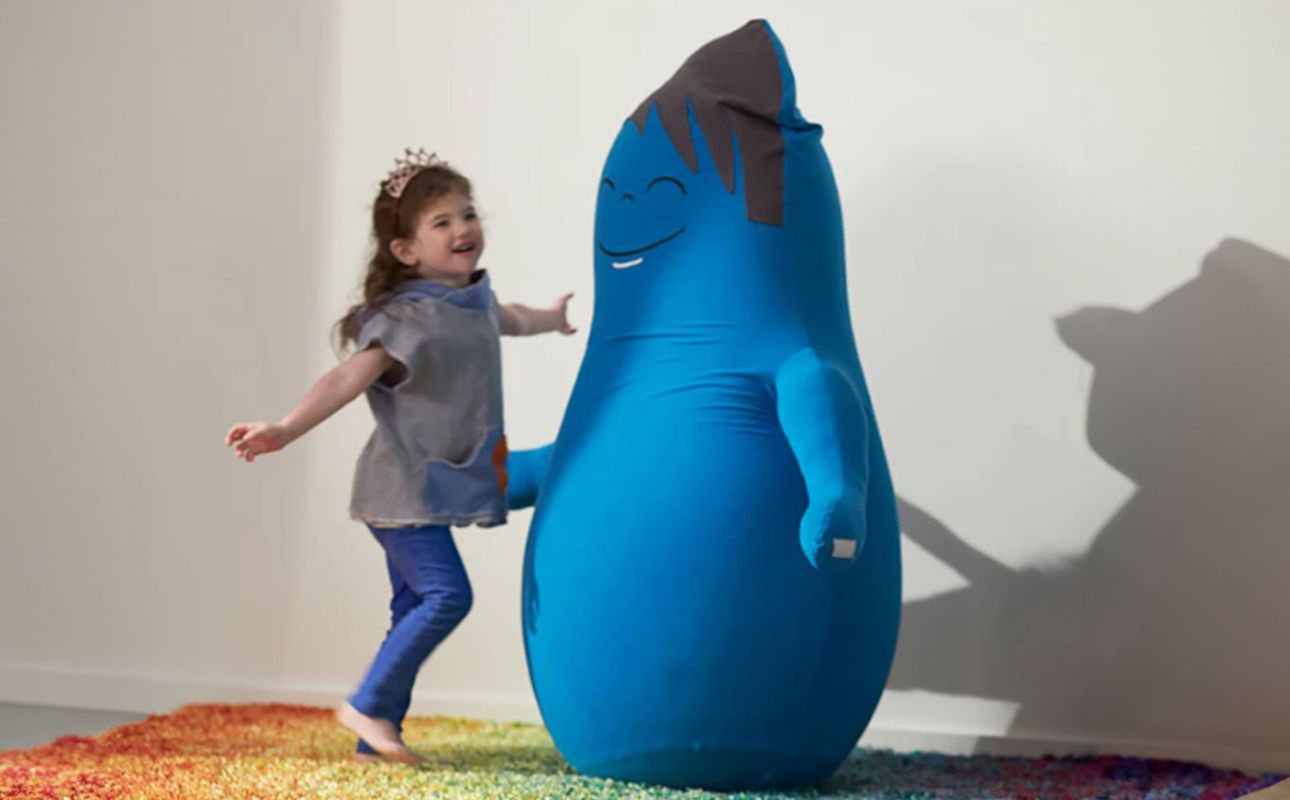 あなたをやさしく抱きしめてくれるかわいい友達。Hugibo Premium（ハギボープレミアム）ピンク【Yogibo ヨギボー プレミアム ビーズクッション ビーズ 座椅子 椅子 クッション ビーズソファー ビーズソファ 新生活 プレゼント インテリア 家具 ベッド ゲーム 三重県 四日市市】