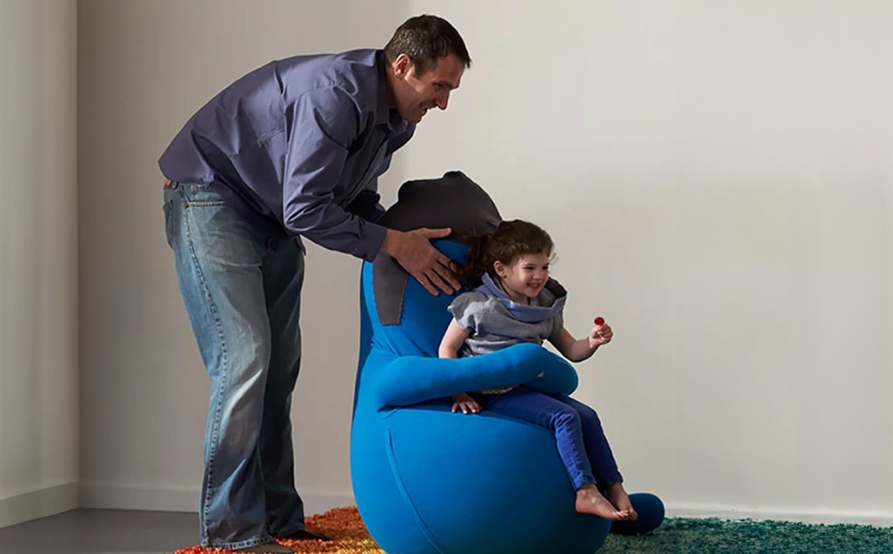 あなたをやさしく抱きしめてくれるかわいい友達。Hugibo Premium（ハギボープレミアム）ライムグリーン【Yogibo ヨギボー プレミアム ビーズクッション ビーズ 座椅子 椅子 クッション ビーズソファー ビーズソファ 新生活 プレゼント インテリア 家具 ベッド ゲーム 三重県 四日市市】