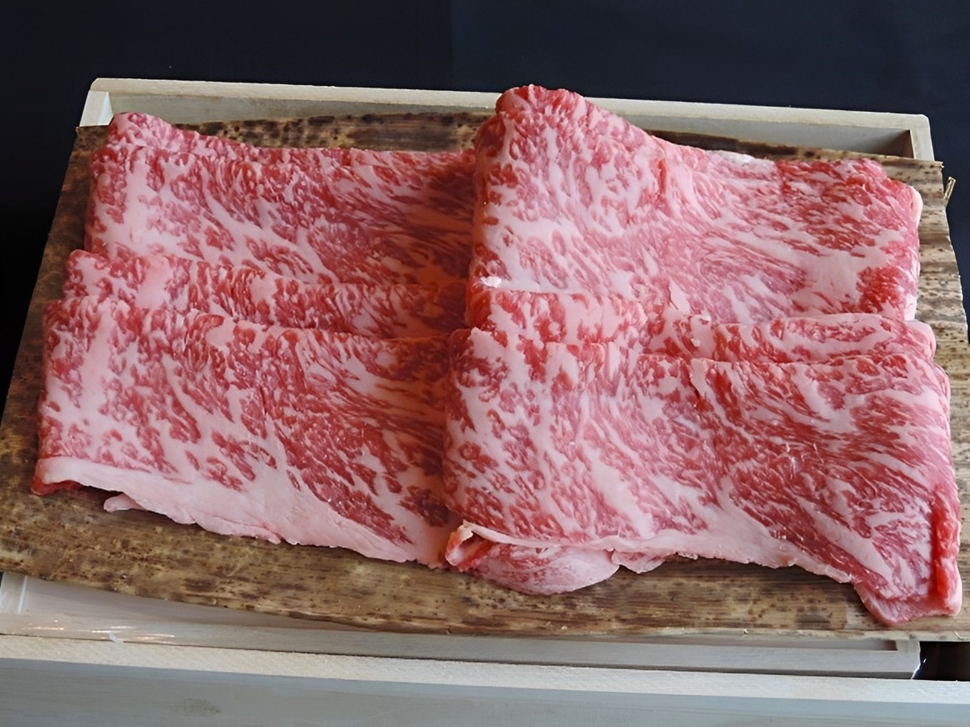 伊勢水沢牛ロース肉　すき焼き・しゃぶしゃぶ用　1kg