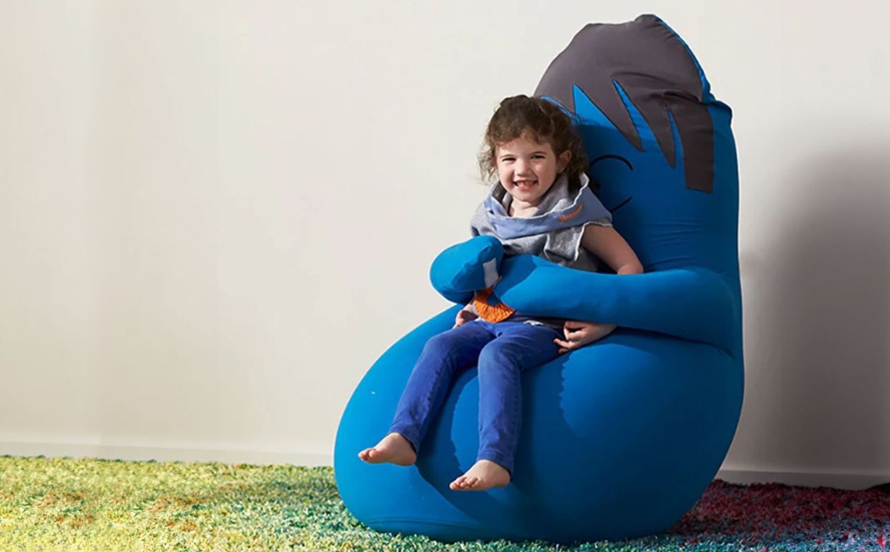 あなたをやさしく抱きしめてくれるかわいい友達。Hugibo Premium（ハギボープレミアム）ライムグリーン【Yogibo ヨギボー プレミアム ビーズクッション ビーズ 座椅子 椅子 クッション ビーズソファー ビーズソファ 新生活 プレゼント インテリア 家具 ベッド ゲーム 三重県 四日市市】