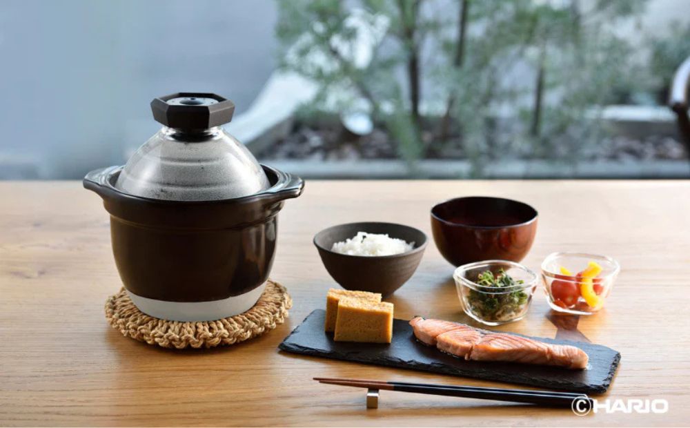 【萬古焼（ばんこやき）】フタがガラスのご飯釜1〜2合炊き 令和7年モデル せんが陶器 【HARIO ハリオ 直火 土鍋 耐熱 ガラス 食器 キッチン 日用品 キッチン用品 日本製 ご飯 ごはん釜 炊飯器 四日市市 四日市】