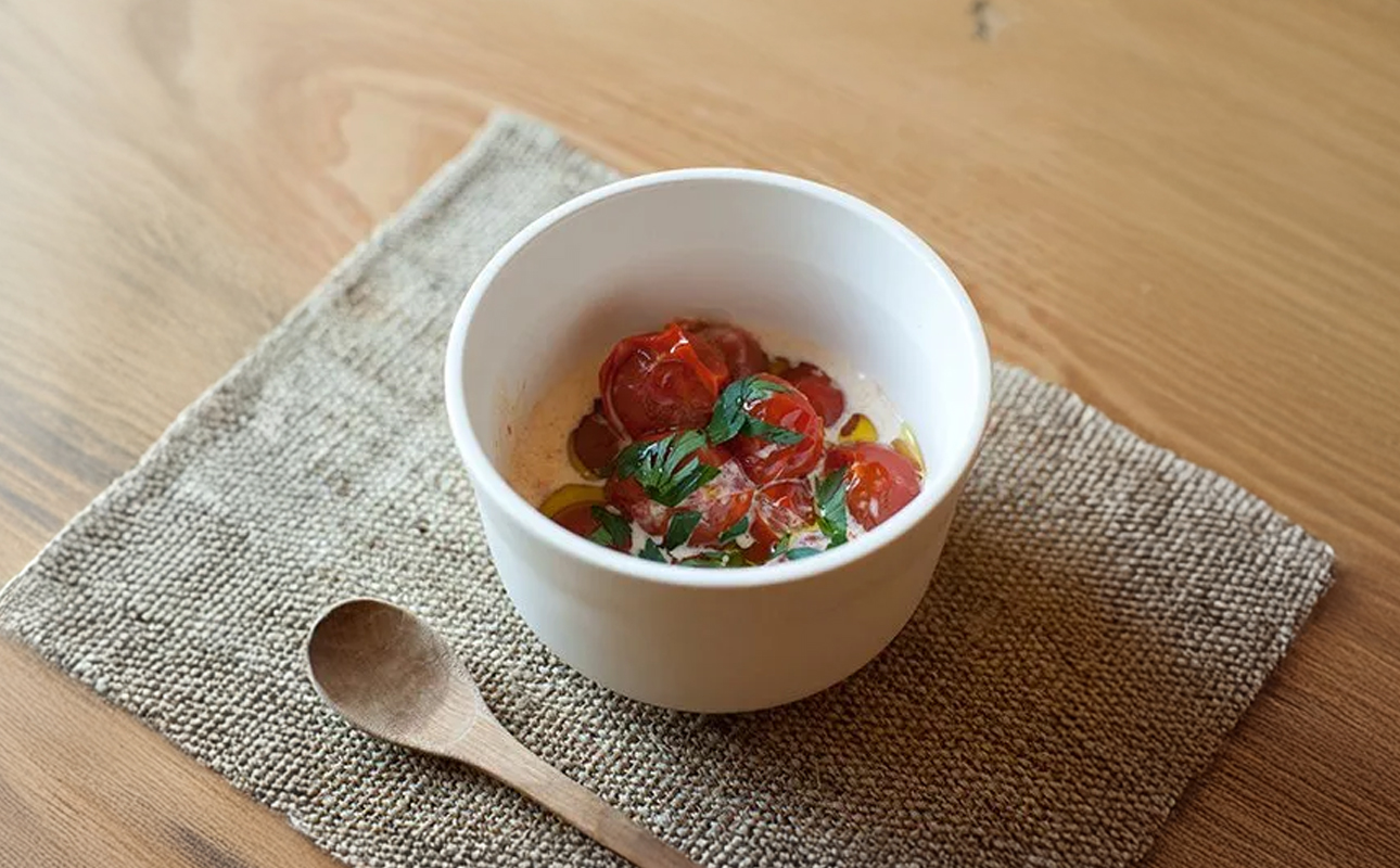 【萬古焼（ばんこやき）】ごはんを美味しく保存するスタイリッシュなおひつ 4th-market ヤソハチ お櫃 一碗 白1個【八十八、おひつ、米、新米、レンジ、保温、保冷、万能、おしゃれ、かわいい、結婚祝、出産祝、セット、贈答、普段使い、手作り、一人用、家庭用、一人暮らし、家族、ファミリー、新生活、三重県 四日市市 ふるさと納税】